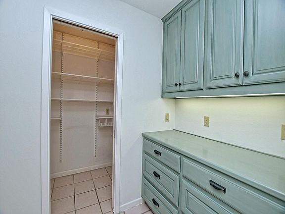 2nd image of 309 Laurelwood Trl