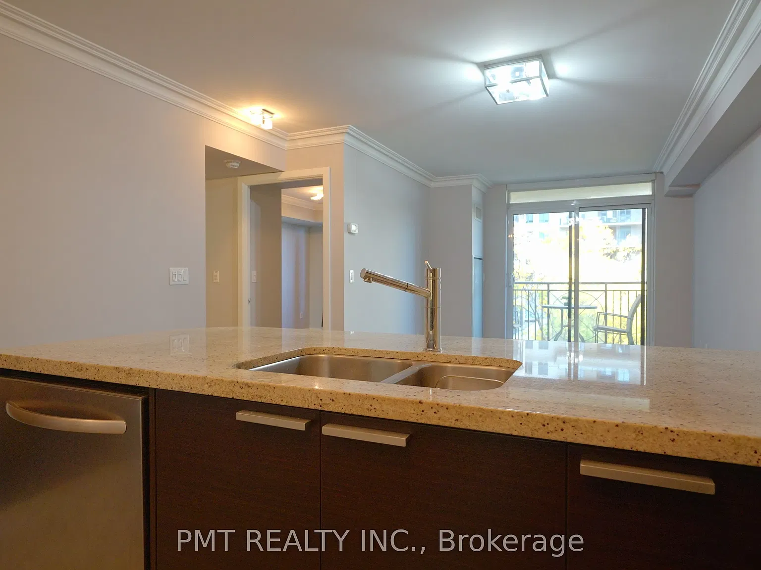 650 Sheppard Ave E — Photo 4