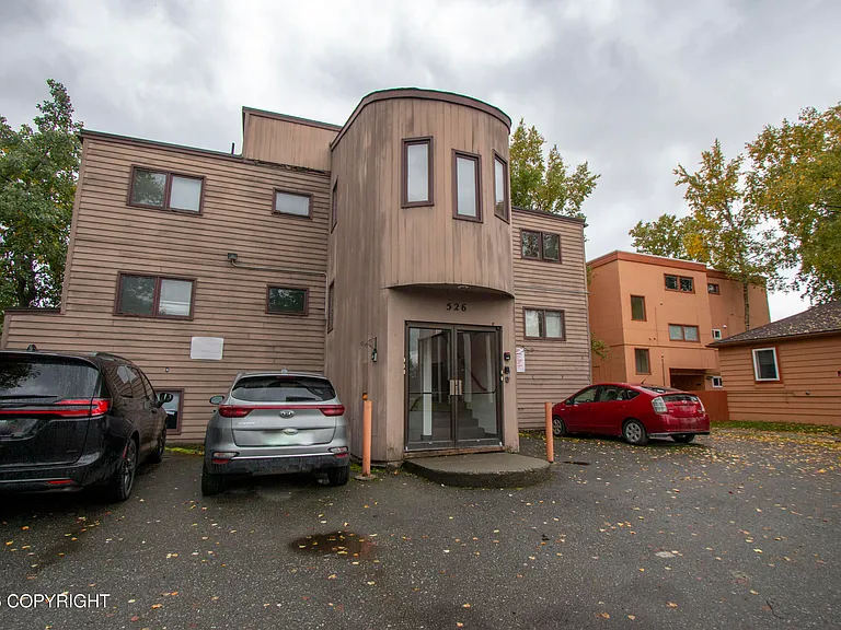 526 E 15th Ave #4 — Photo 1