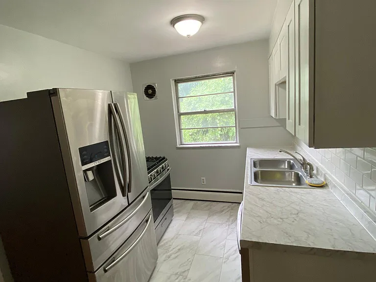 100 Clinton Springs Ave #1 — Photo 1