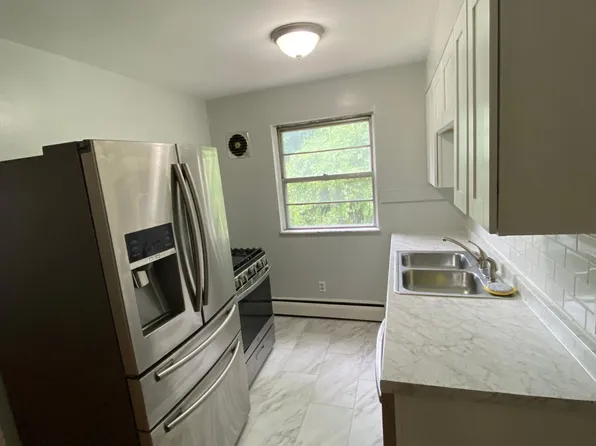 100 Clinton Springs Ave APT 1, Cincinnati, OH 45217
