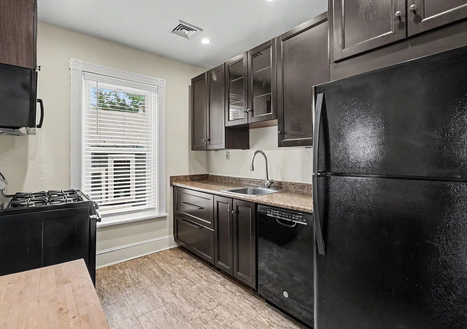 36 W Pomfret St — Photo 3
