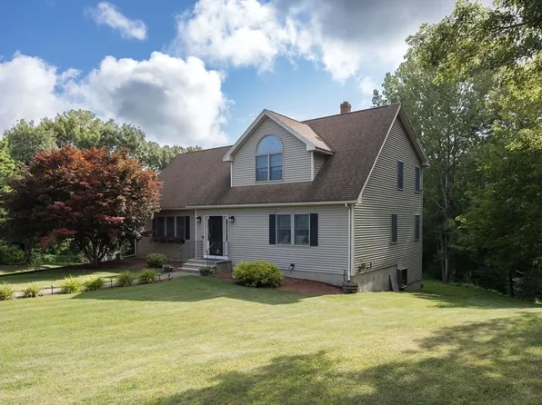 63 Blueberry Hl, Webster, MA 01570