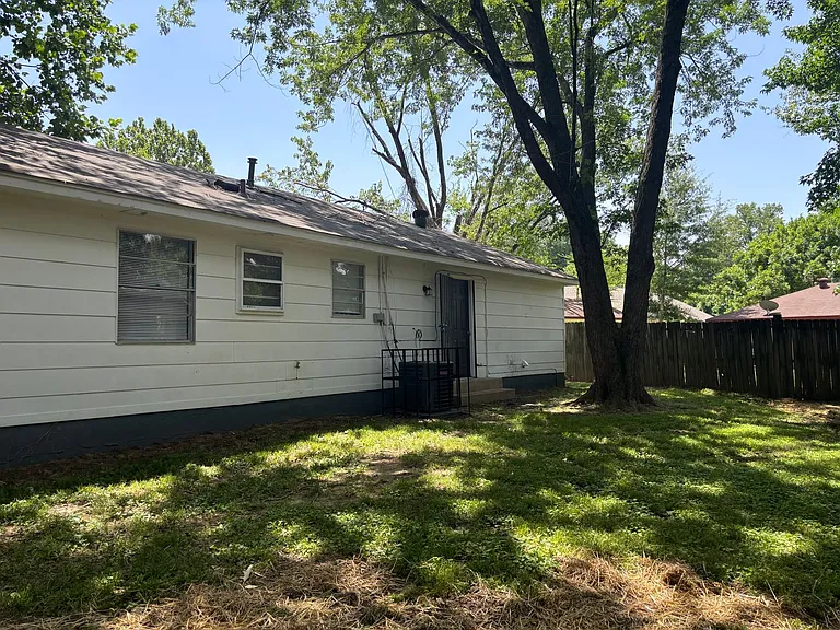 5203 Black Diamond Cv — Photo 40