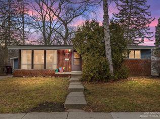 2726 Cranbrook Rd, Ann Arbor, MI 48104