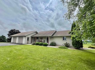 850 Log Town Rd, Mineral Point, WI 53565