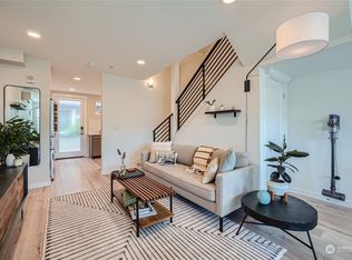 1012 NE 112th St, Seattle, WA 98125