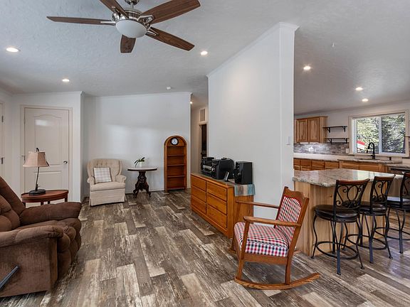 4th image of 533 Artisan Way
