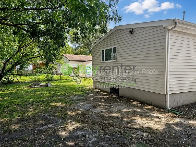 543 McLean St — Photo 12