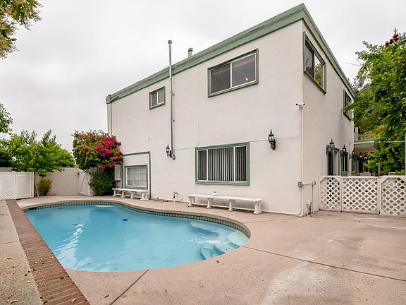 3rd image of 17041 Escalon Dr