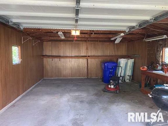 2nd image of 221 E Kellogg Ave