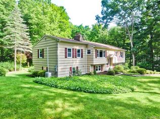 32 Ashbee Ln, Ridgefield, CT 06877