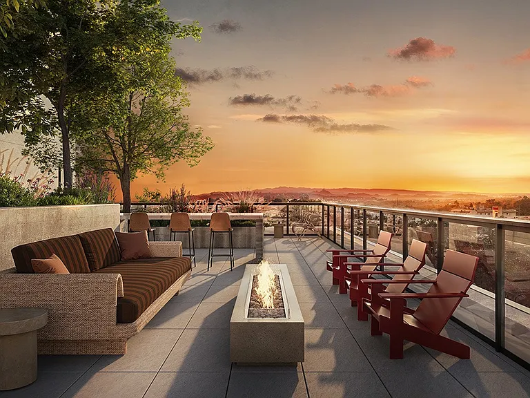 The Daphne - Sky Deck
