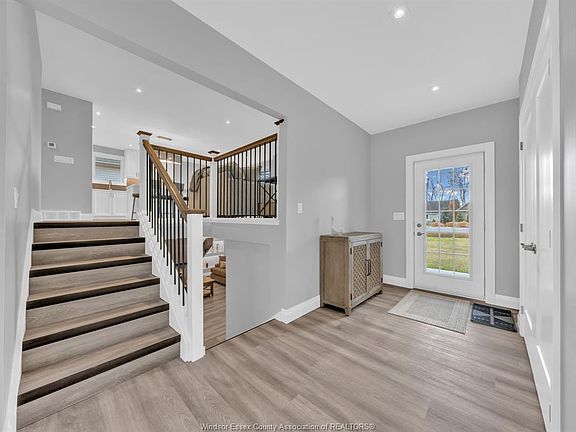 2nd image of 332 Heritage Rd