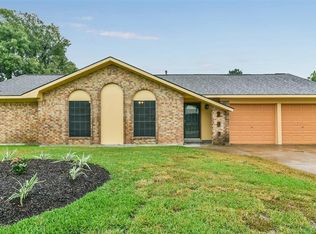 3725 Cambridge St, Alvin, TX 77511