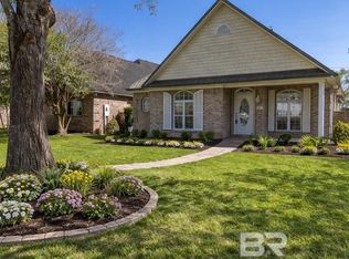 214 Hawthorne Cir, Fairhope, AL 36532