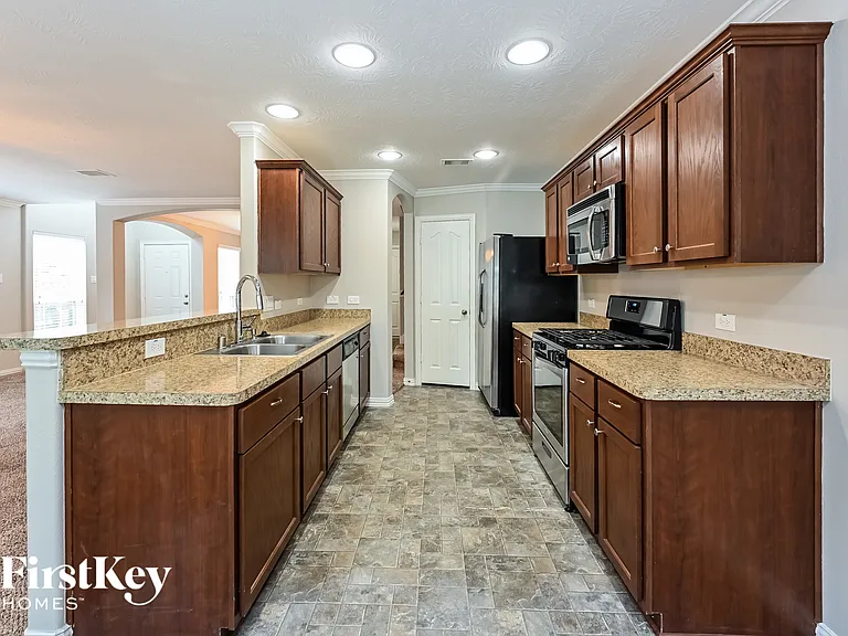 2919 Chaplin Place Dr — Photo 8