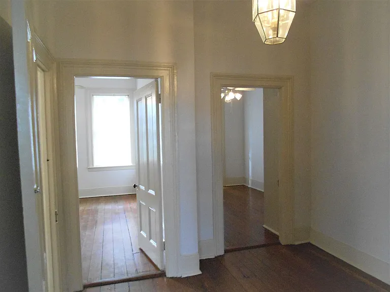 224 E Huntingdon St — Photo 5