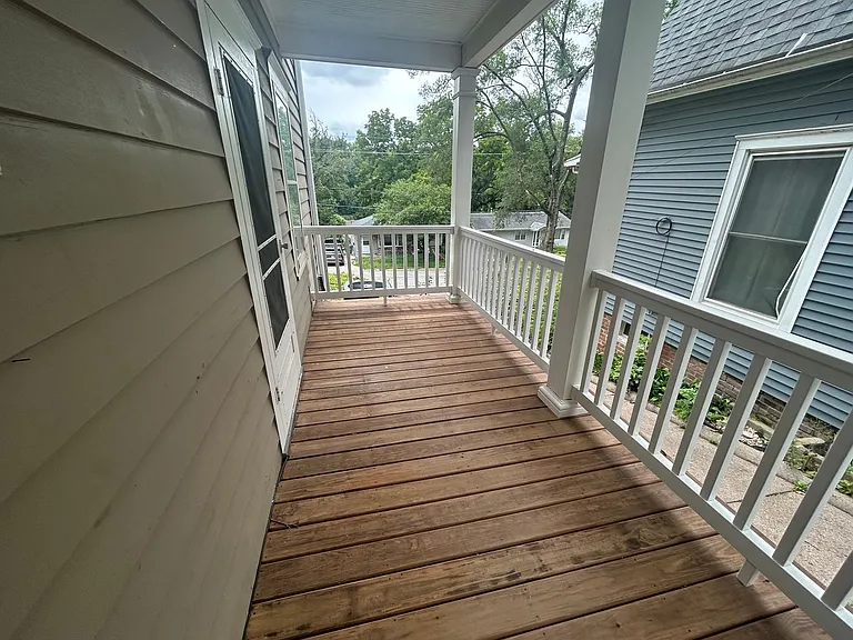 407 Frank St — Photo 16