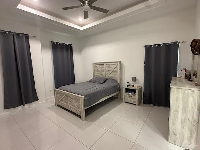 3 bed, 2.0 bath, 1592 sqft, $2,200 — Photo 2