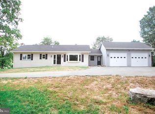390 Crooked Hill Rd, Hummelstown, PA 17036