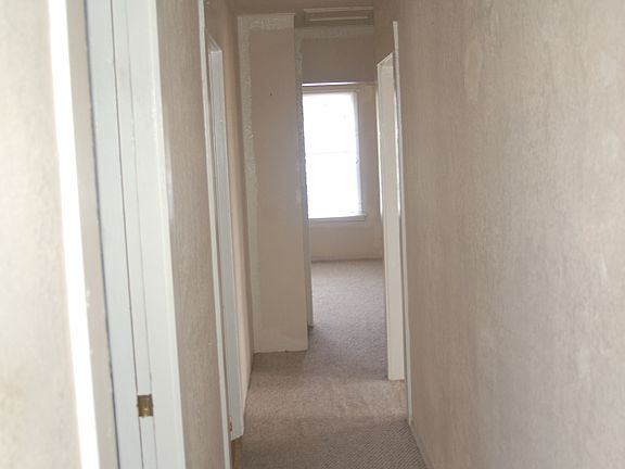 3rd image of 6401 S Pine St APT C