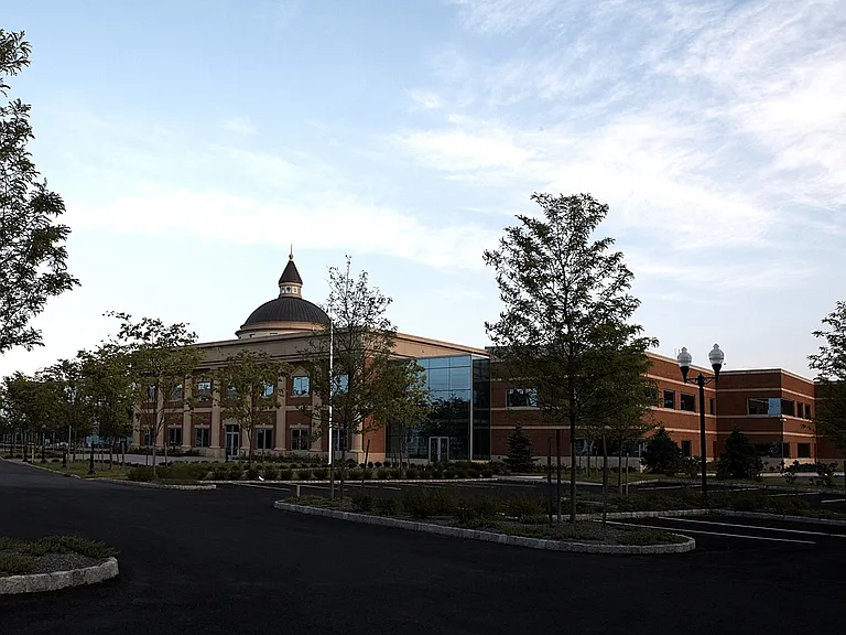Camelot at Federal Hill — Photo 11