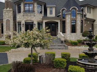 37W224 Deer Pond Ct, St Charles, IL 60175