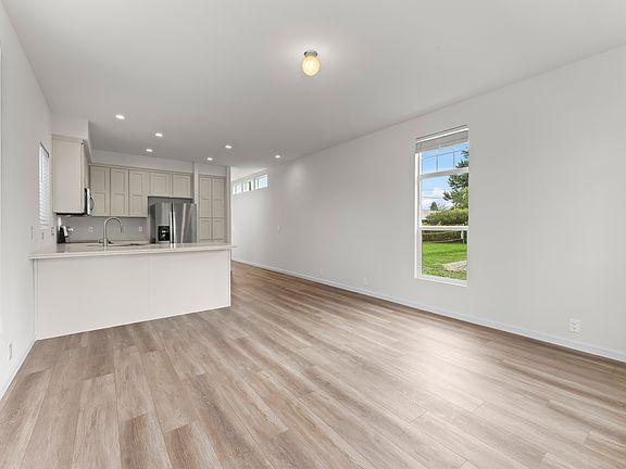 4th image of 1822 Nestorita Way Unit 2