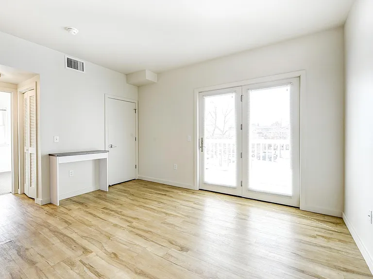 1220 Mapleton Ave — Photo 2