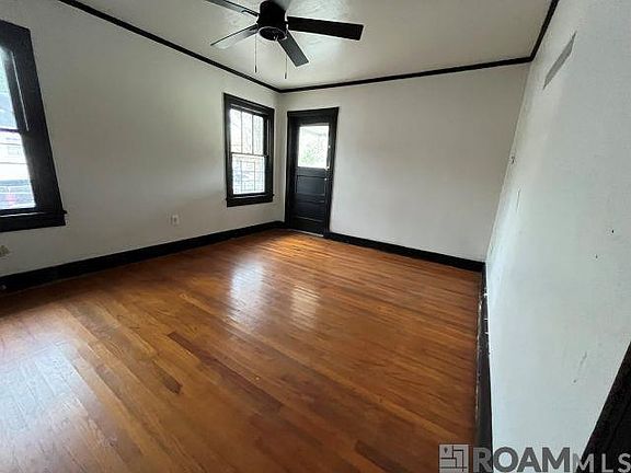 5th image of 3044 Bartlett St