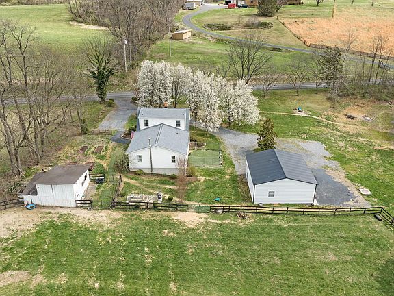 3rd image of 4494 Cedar Creek Grn