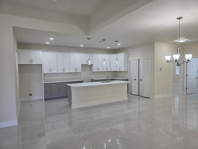 735 Dudley Ave S #735 — Photo 7