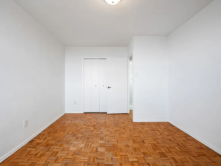 250 Frederick St — Photo 21