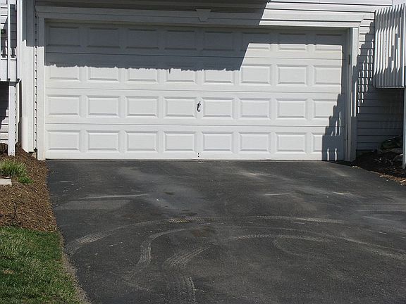 2 Car Garage 