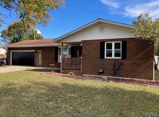 49 Walnut Cir, Aviston, IL 62216