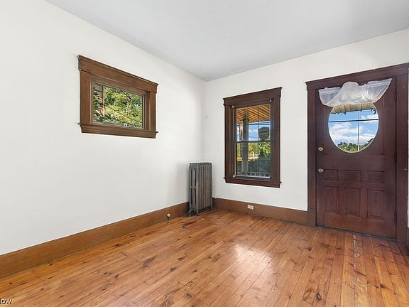 5th image of 4303 Mapledale Ave