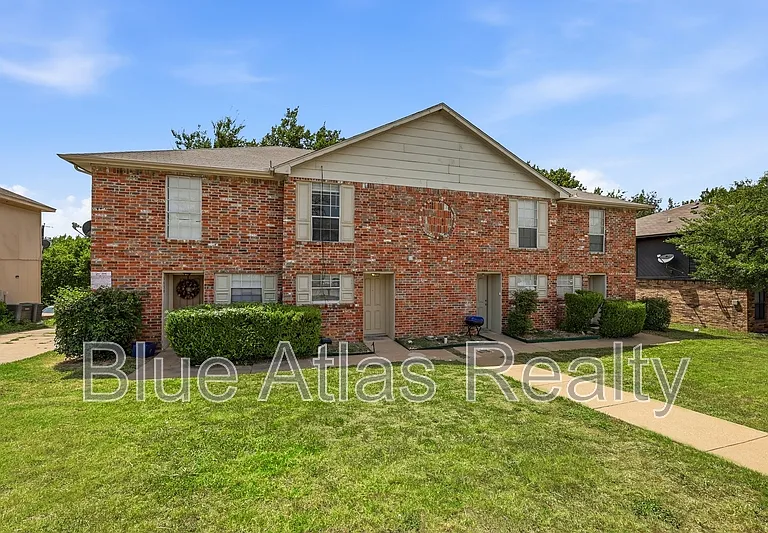 3828 Coates Cir — Photo 2