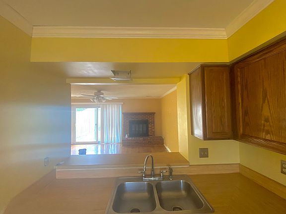 3rd image of 5228 Westhaven Cres