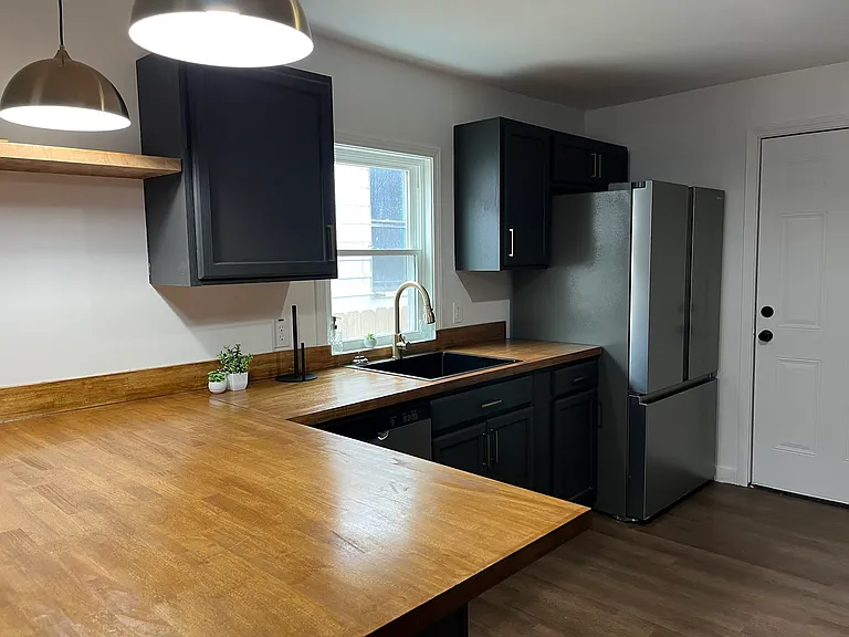 1125 S Grand Ave — Photo 4