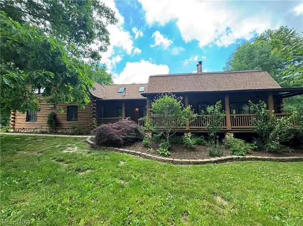 18821 Munn Rd, Chagrin Falls, OH 44023