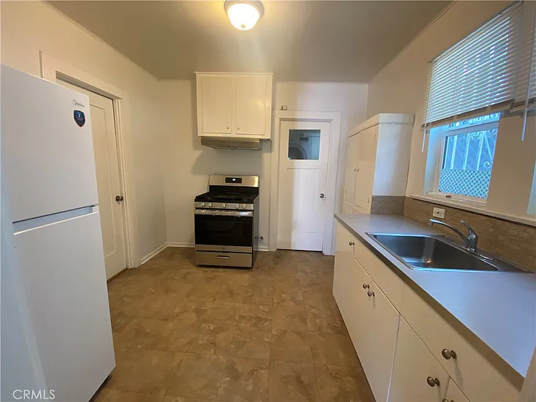 1817 Roosevelt Ave — Photo 16
