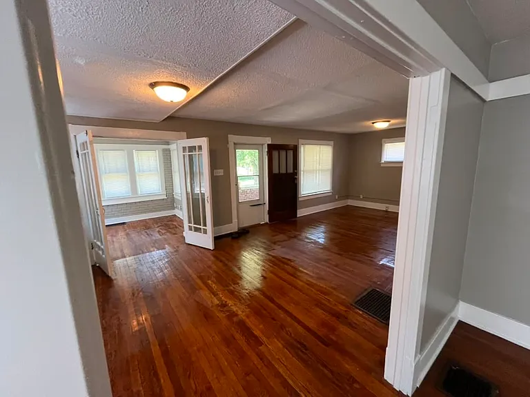 312 S McClellan St — Photo 9