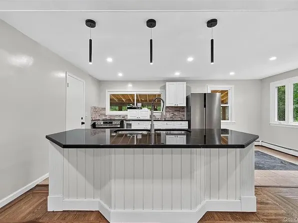 52 Luxton Lake Rd, Narrowsburg, NY