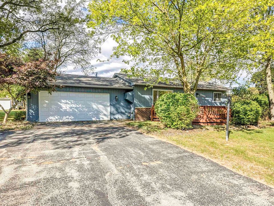 1st image of 7990 Lakeview Dr