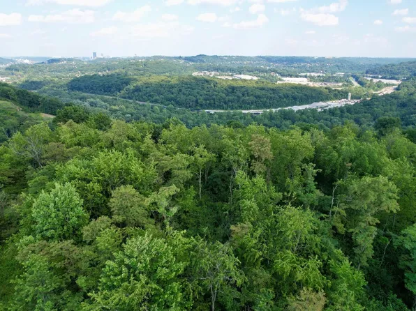 22 Longview Dr, Mc Kees Rocks, PA 15136
