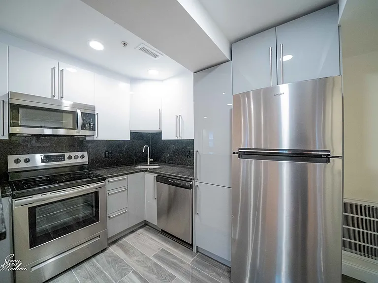 1801 Beacon St #2 — Photo 30