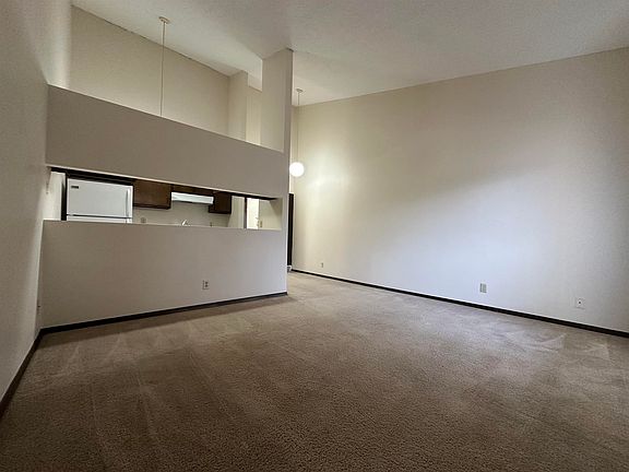 5th image of 1915 Garfield St APT 12