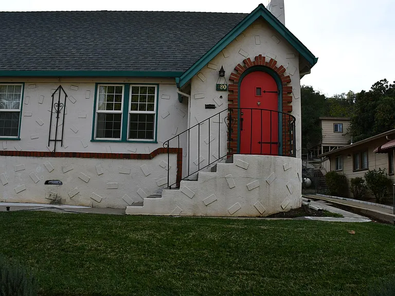 480 S Washington St — Photo 8