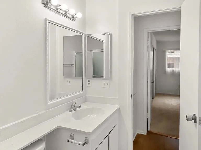 11677-11683 Goshen Ave. Los Angeles CA 90049 — Photo 19